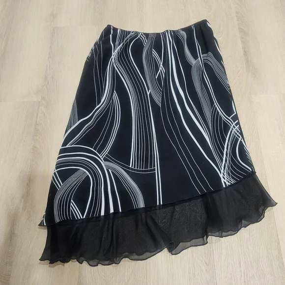 Addition Elle Black White Abstract Skirt Size 14 Chiffon Hem NWOT - Picture 2 of 6